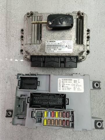 ЭБУ двигателем 0281014444 BOSCH