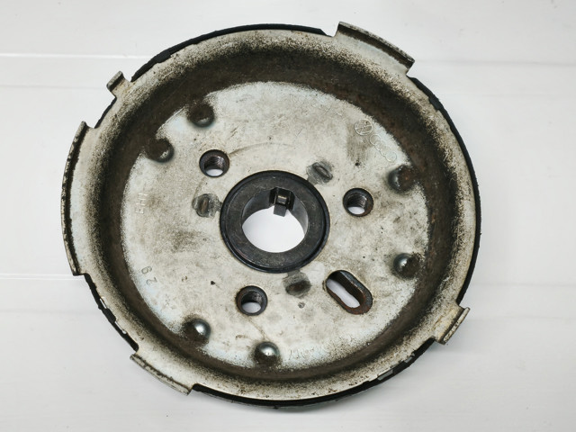 Фланец шестерни распредвала 03L109236 VAG