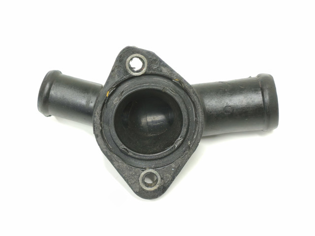 VAG 044121144B Фланец системы охлаждения в наличии Николаев
