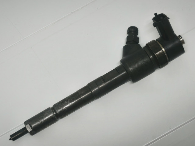 Форсунка впрыска топлива 0445110326 BOSCH
