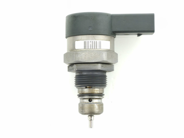 Регулятор давления в топливной рейке 057130764AB BOSCH