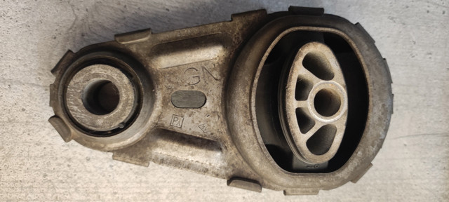 RENAULT 112380006R Задняя опора двигателя в наличии Львов