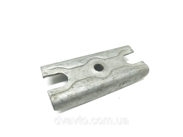 FORD 1717581 Кронштейн крепления форсунки в наличии Чернигов