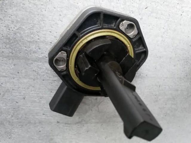 1J0907660C VAG Датчик уровня масла купить в Черновцы