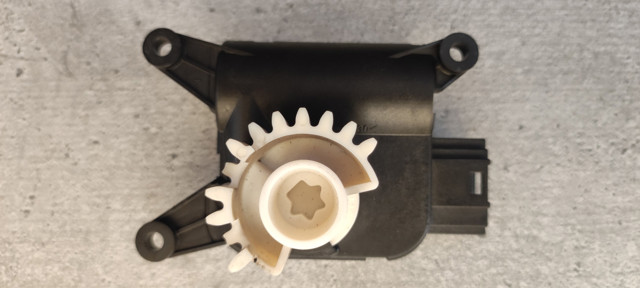 VAG 1K0907511C Привод заслонки печки в наличии Харьков