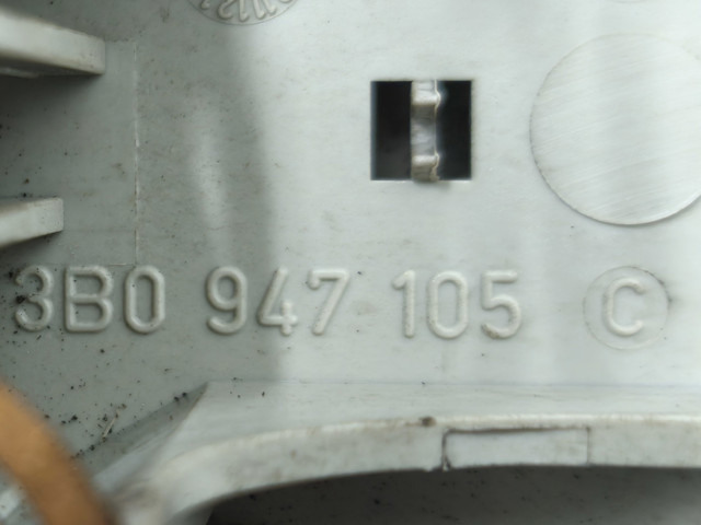 Плафоны внутреннего освещения 3B0947105C VAG