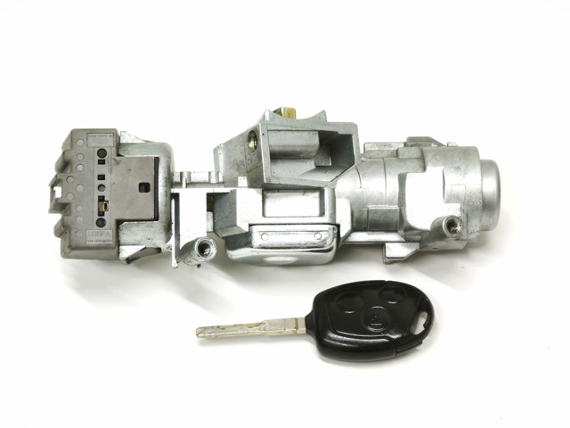 3M513F880AC FORD Замок зажигания купить в Черновцы