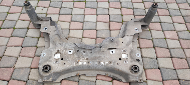 544010507R RENAULT Подрамник передний купить в Киев