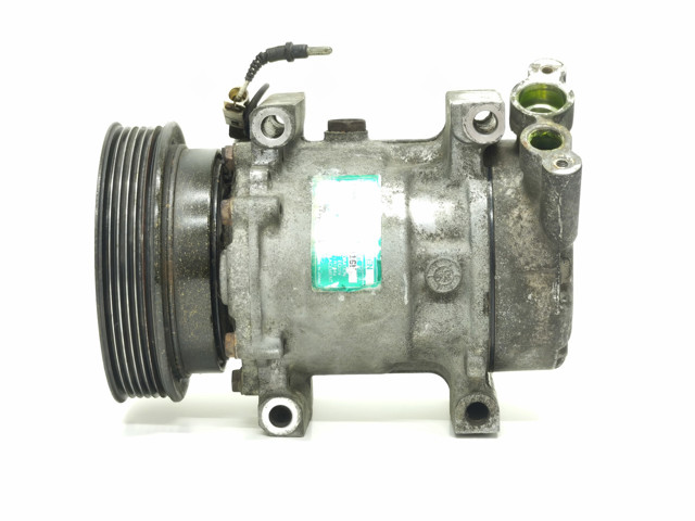 Компрессор климатической установки 7700273801 RENAULT