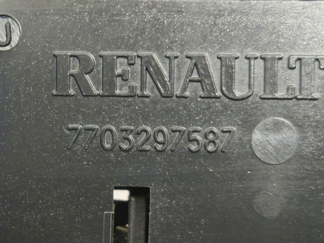 Монтажный блок 7703297587 RENAULT