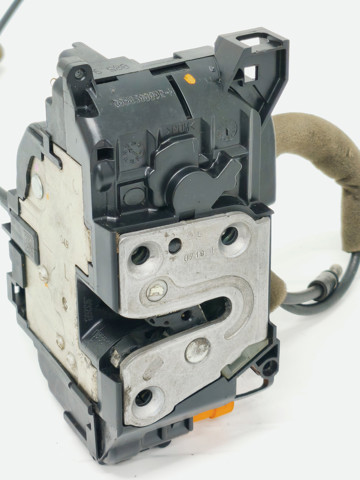 Замок двери водителя 805030010R RENAULT