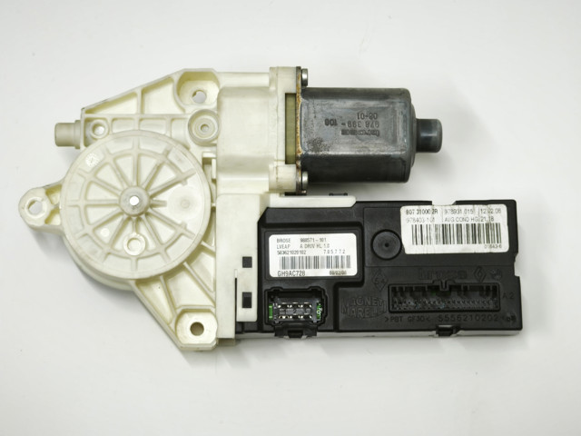 Моторчик стеклоподъемника двери задней, левой 807310002R RENAULT