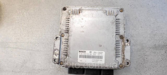 Компьютер двигателя 8200118526 BOSCH