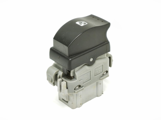 RENAULT 8200315027 Кнопка блокировки дверей в наличии Черновцы