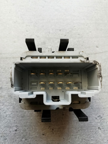 Кнопки переднего левого стекло подъёмника 8200315033 RENAULT