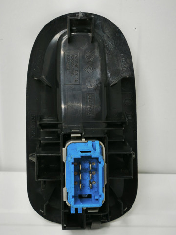 8200476809 RENAULT Кнопка включения мотора стеклоподъемника передняя правая купить в Сумы