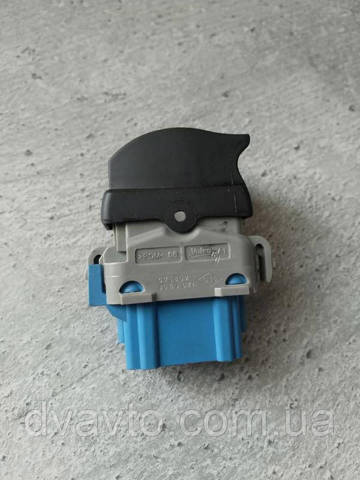 RENAULT 8200476809 Кнопка стеклоподъемника передняя в наличии Ирпень