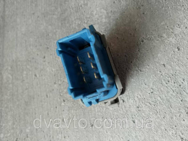 RENAULT 8200476809 Кнопка стеклоподъемника передняя в наличии Чернигов