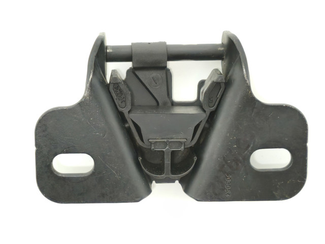 Замок задней правой распашной двери, нижний 8200497822 RENAULT