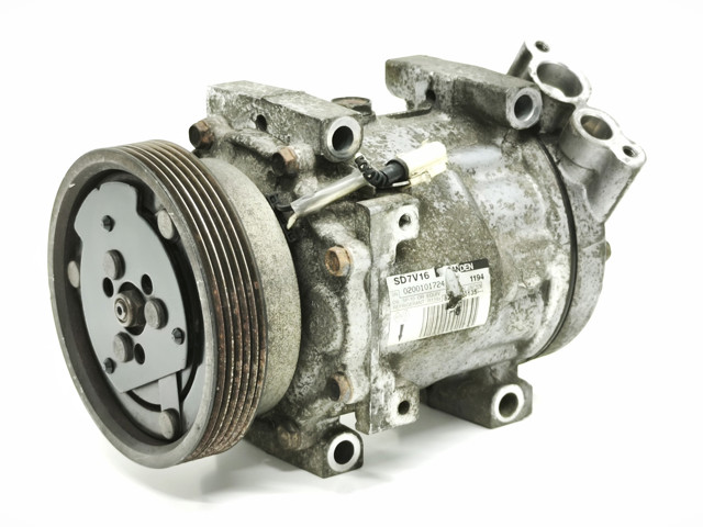 Насос кондиционера 8200526884 RENAULT