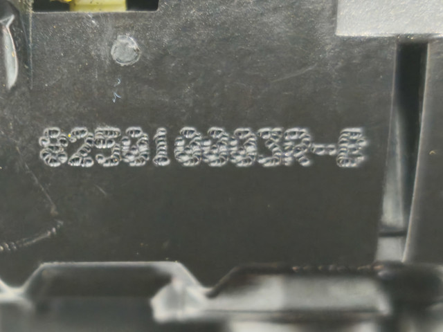 825010003R Замок двери задней левой купить Запорожье