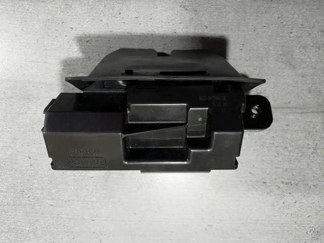 8A61A442A66BE FORD Замок крышки багажника (двери 3/5-й задней) купить в Харьков