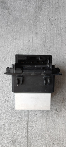 Реле отопителя 95517552 OPEL