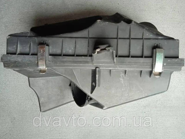 MR911742 MITSUBISHI Корпус воздушного фильтра, нижняя часть купить в Львов