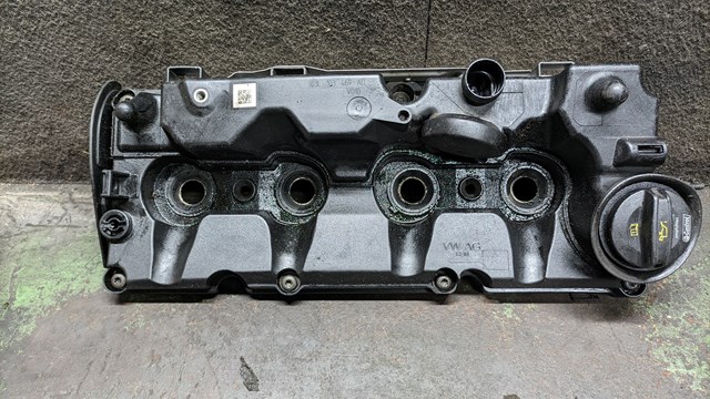 Крышка клапанов Audi A6 C7