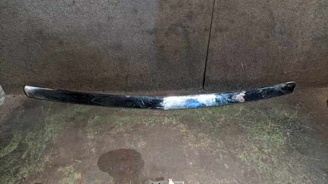 Молдинг капота 1068002014 GEELY