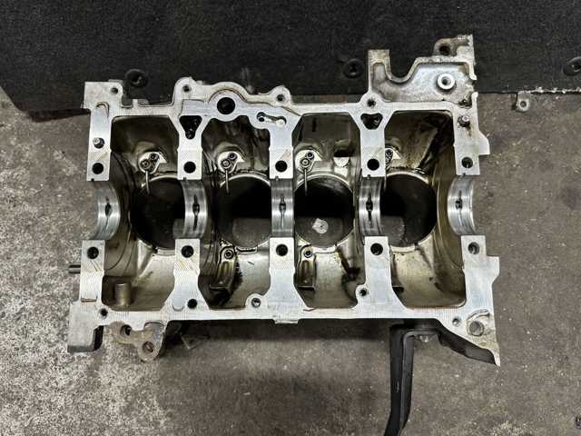 Блок цилиндров двигателя 1141029355 TOYOTA
