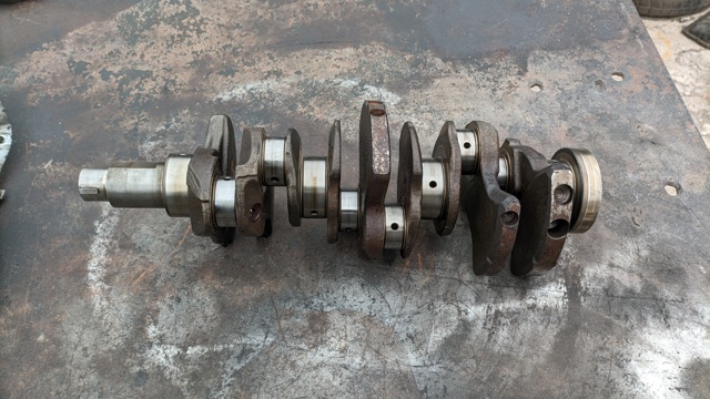 Коленвал двигателя 122002Y002 NISSAN