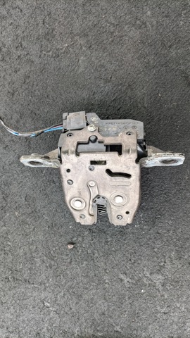 Замок двери багажника Opel Zafira 100