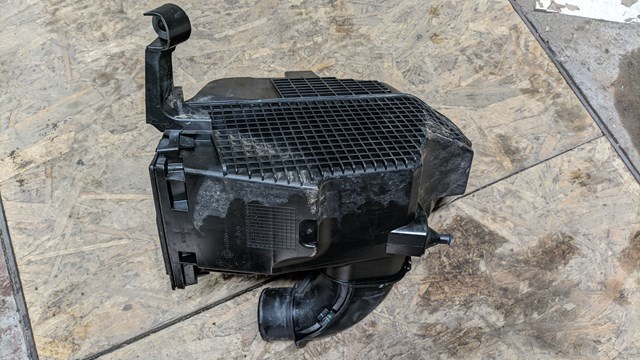 Корпус воздушного фильтра в сборе 165009775R RENAULT
