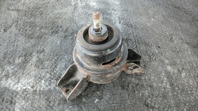 Правая опора ДВС 218101J000 HYUNDAI