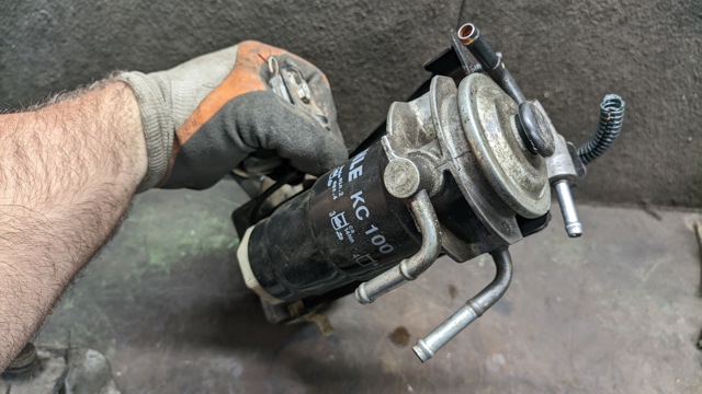 Насос предпусковой прокачки топлива 2338026110 TOYOTA
