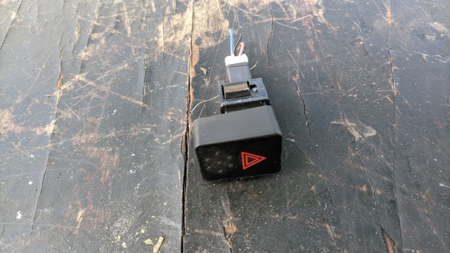 Кнопка аварийного сигнала 25290EL80A NISSAN