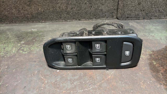 RENAULT 254112588R Кнопочный блок управления стеклоподъемником передний левый в наличии Житомир