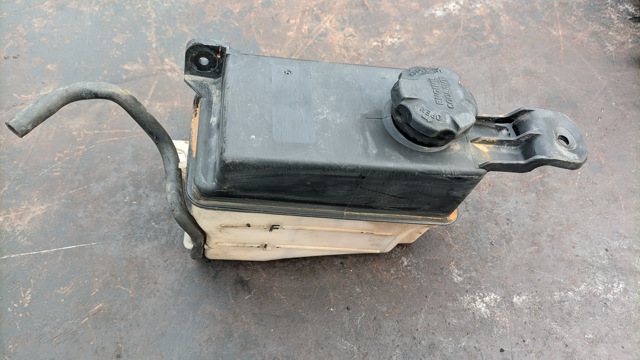 Водяной бачок системы охлаждения 254312B100 HYUNDAI
