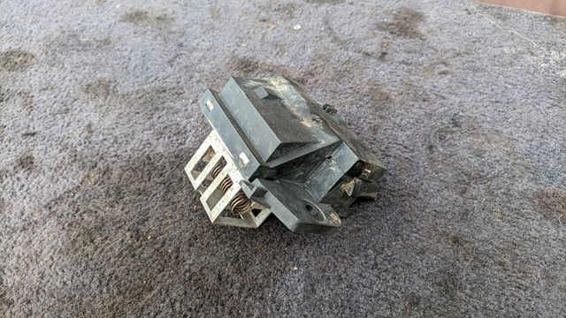 Регулятор оборотов вентилятора охлаждения (блок управления) 255509263R RENAULT