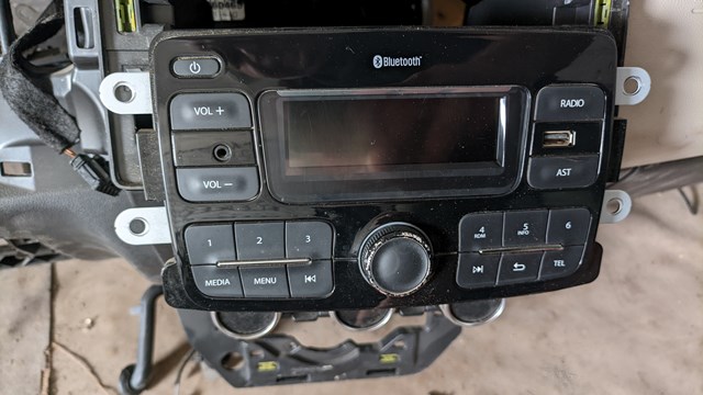 Автомагнитола 281155552R RENAULT