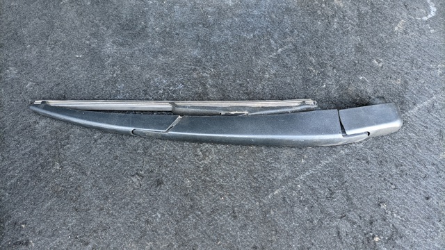 Поводок дворника заднего стекла 287815304R RENAULT