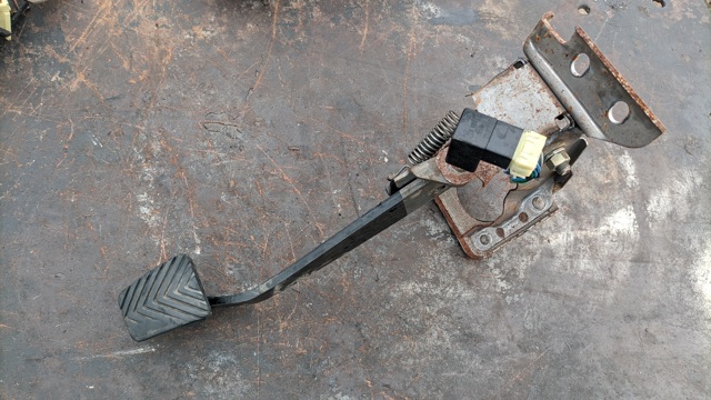 Педаль тормоза 328002B110 HYUNDAI