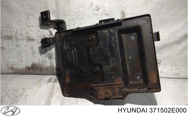 Подставка аккумулятора 371502E000 HYUNDAI