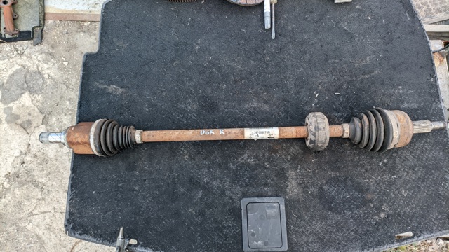 Полуось передняя, правая 391006276R RENAULT