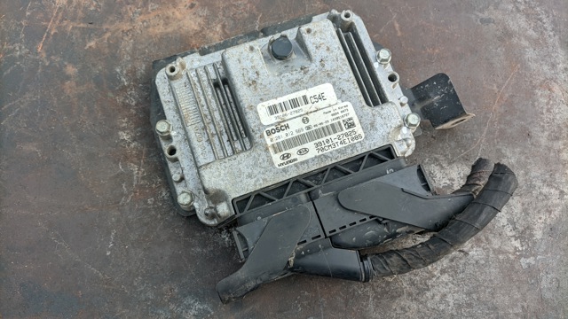 Компьютер двигателя 3910127825 HYUNDAI