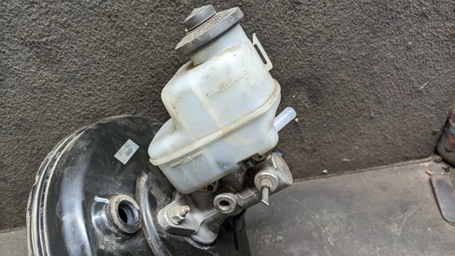 Цилиндр главный тормоза (гидротормозов) 4720142390 TOYOTA
