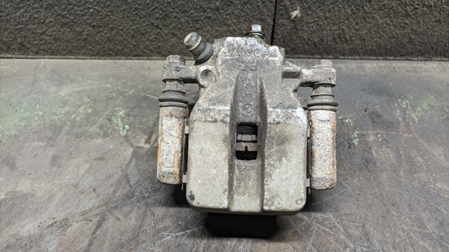 Тормозной суппорт задний левый 4785042060 TOYOTA