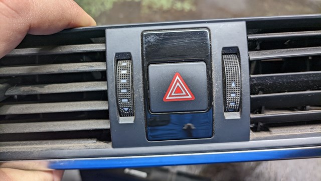 Кнопка аварийной сигнализации 4G0941509 VAG