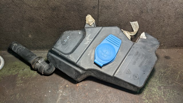 Горловина бачка омывателя 4G1955462 VAG